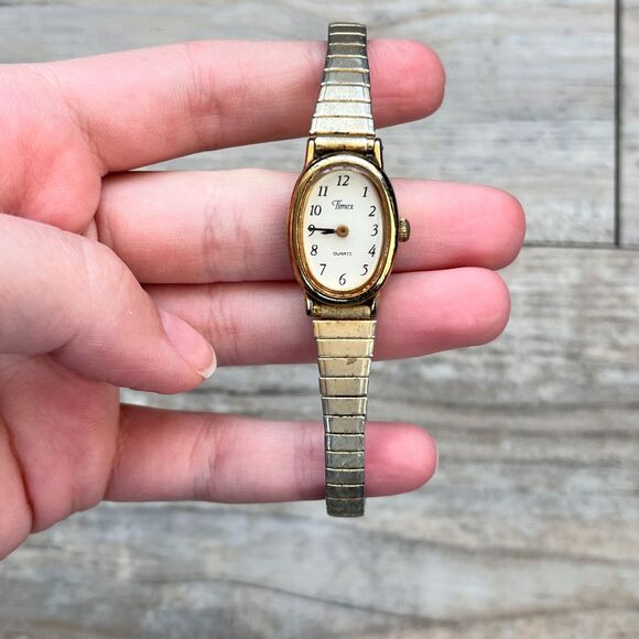 Vintage Timex Petite Gold Tone Stretch Band Quartz Watch Oval Face Antique Daint main image 5